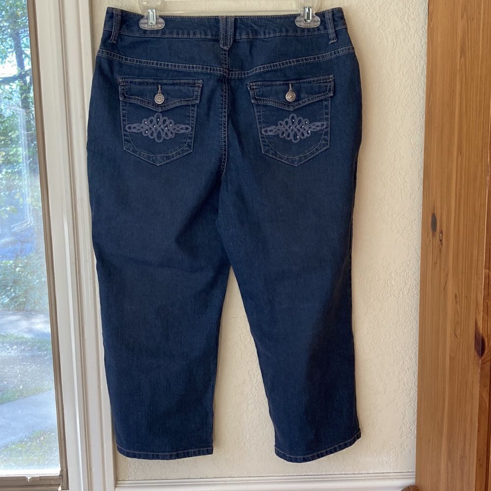 Sonoma Life & Style Five Pocket Dark Wash Embroidered Back Pockets Size 10 P